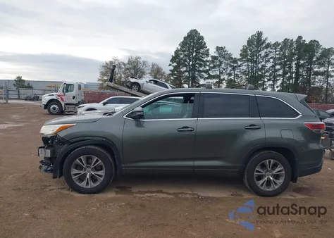 2015 Toyota Highlander Le Plus V6 from USA, damaged, VIN 5TDBKRFH4FS094751